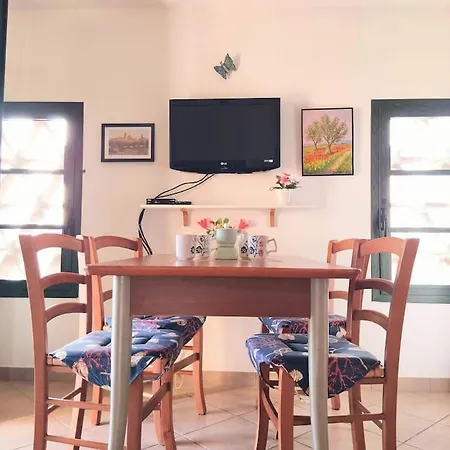 Raggio Di Sole Castellina Marittima - Bilocale Con Piscina In Toscana Apartment